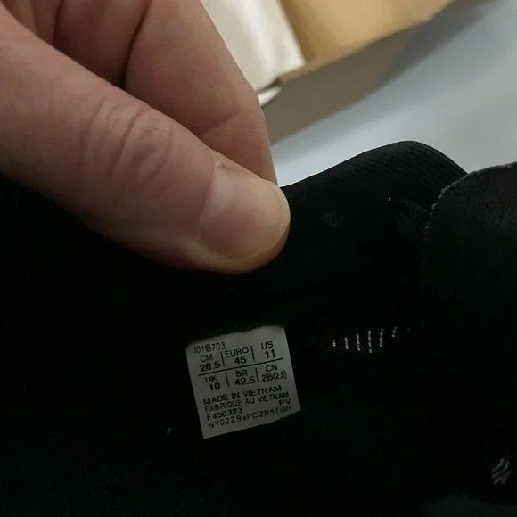 Asics Magic Speed 3. New in box - Picture 3 of 5